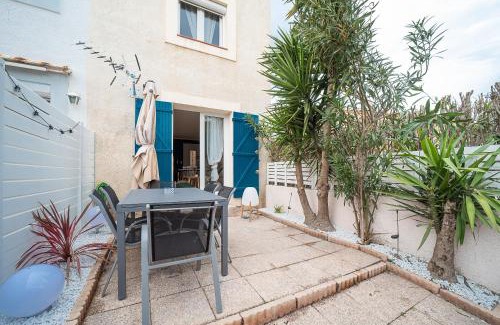 La Jetee House | Perla Hotel: Family-Friendly & Steps from the Beach