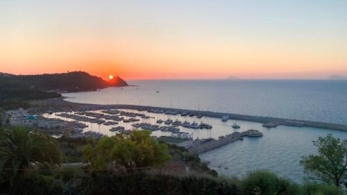 Capo d'Orlando House | Discover Perla d'Orlando: Pet-Friendly & Family-Oriented Getaway