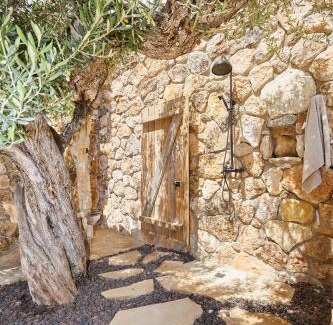Roques Daurades Apartment | Oceanfront Apartment in Rocas Doradas - Guest Rated 8.9
