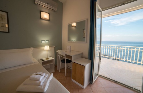 Casalabate Hotel | Discover Gatto Bianco Casalabate: Family-Friendly Retreat