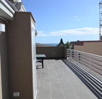 Aci Trezza House | Guest Rated Perla Marina Acitrezza: Pet & Child Friendly Stay