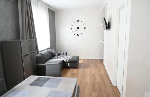 Aci Trezza House | Guest Rated Perla Marina Acitrezza: Pet & Child Friendly Stay
