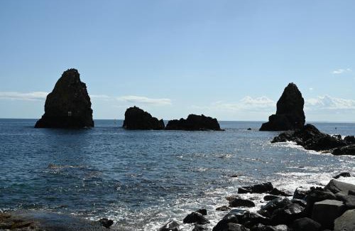 Aci Trezza House | Guest Rated Perla Marina Acitrezza: Pet & Child Friendly Stay