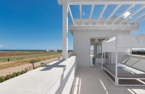 Torre Pali Hotel | Discover Perla Saracena Hotel & Restaurant: Oceanfront Retreat
