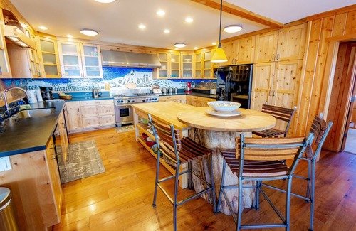Palisades House | Unforgettable Perle du Bois: Ski-in/Ski-out Gem!