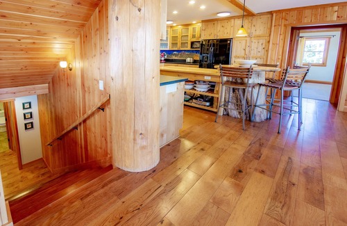 Palisades House | Unforgettable Perle du Bois: Ski-in/Ski-out Gem!