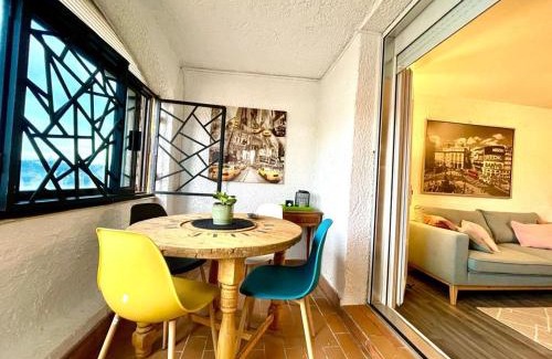 Fos-sur-Mer Apartment | Oceanfront Perle du Rivage: Top Rated 9.4/10, Wifi & Dining