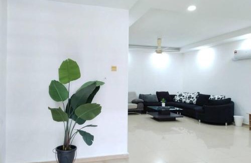 Bandar Baru Permas Jaya House | Family-Friendly Permas Jaya 2 Storey House - 4 Star Comfort