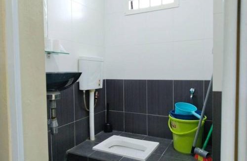 Bandar Baru Permas Jaya House | Family-Friendly Permas Jaya 2 Storey House - 4 Star Comfort
