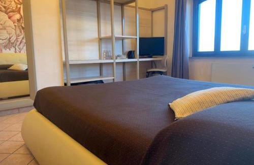 Sulzano Hotel | Relax at Pernice 77: Pet-Friendly with Pool & Hot Tub