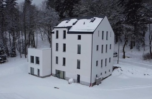 Pernink Apartment | Family-Friendly Stay at Pernink Pod nádražím - Guest Rated 9.8