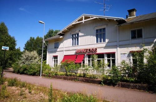 Munkfors Apartment | Enjoy Family-Friendly Comfort at Perrongen Guesthouse