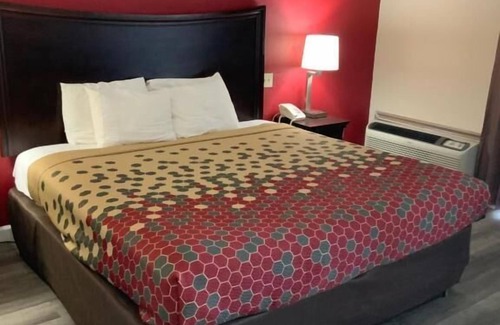 Perry Hotel | Convenient Econo Lodge near Perry National Fair Grounds
