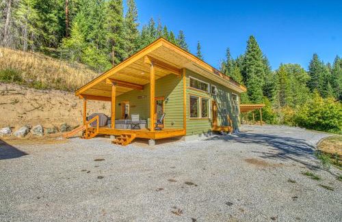 Ardenvoir House | Pet-Friendly Perrydise with Hot Tub and Great Guest Rating