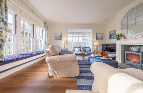 Burnham Market House | Discover Perrystone Cottage 8: Family & Pet Friendly Retreat