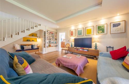 Burnham Market House | Discover Perrystone Cottage 8: Family & Pet Friendly Retreat