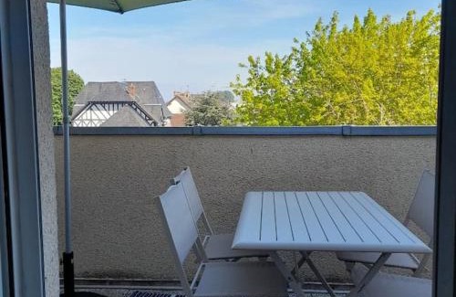 Ouistreham Apartment | Top-Rated Family-Friendly Retreat at Persea YourHostHelper