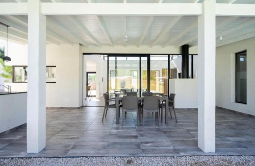 Pinamar House | Perseo 1422: Guest Rated 9.8 with Pool & Family-Friendly Amenities