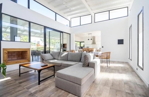 Pinamar House | Perseo 1422: Guest Rated 9.8 with Pool & Family-Friendly Amenities
