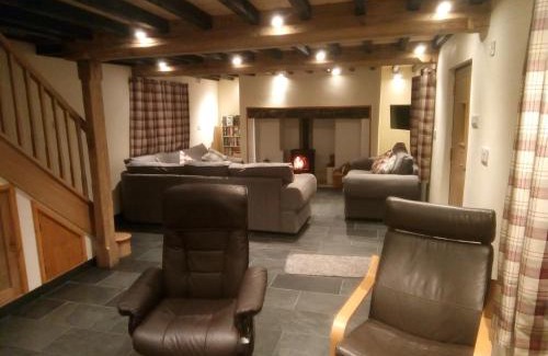 Gloucester House | Comfortable Pershbrook Cottage with Garden & Family Amenities