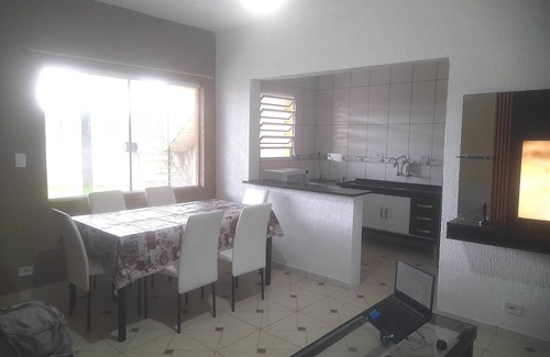 Jardim Imperador House | Relaxing Retreat in Peruíbe with Private Pool & Breakfast