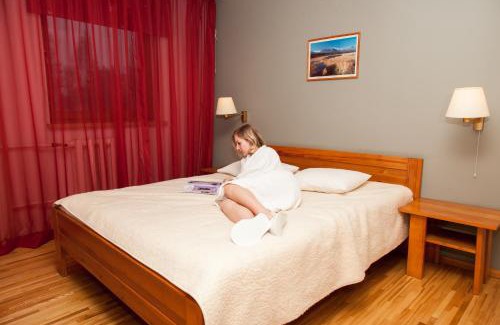 Polva Hotel | Comfortable Pesa Hotel: Family-Friendly with Pool & Spa