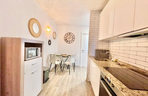 Benidorm Centro Apartment | Oceanfront Pescadors Apartment R101 - Guest Rated 10/10