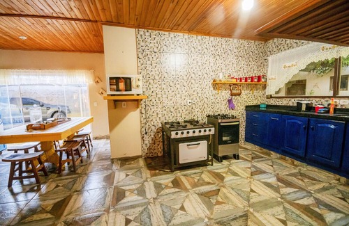 Coxim Cottage | Relaxing Getaway at Pesqueiro with Family-Friendly Amenities