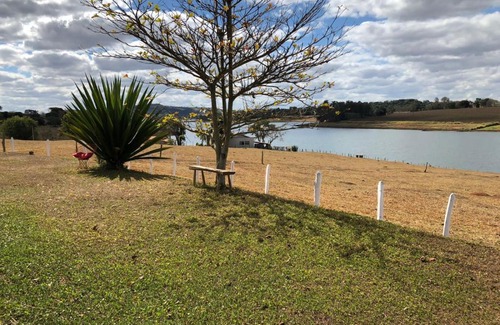 Fama House | Pet-Friendly Escape at Pesqueiro Rancho Feliz - Rated 10/10