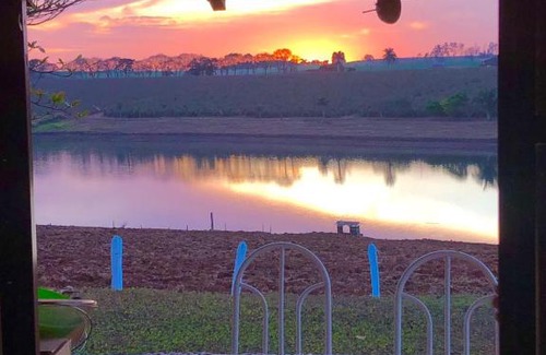 Fama House | Pet-Friendly Escape at Pesqueiro Rancho Feliz - Rated 10/10