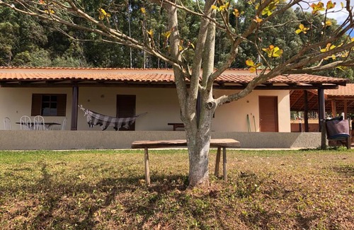 Fama House | Pet-Friendly Escape at Pesqueiro Rancho Feliz - Rated 10/10