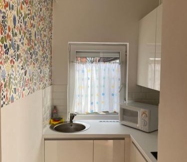 Bukfurdo Apartment | Comfortable Pesti Apartmanház with Oceanfront Views
