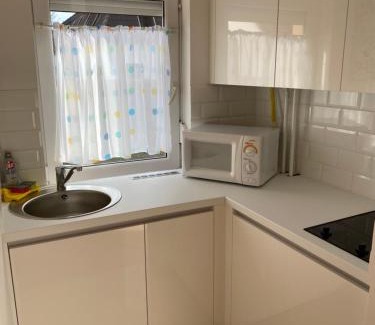 Bukfurdo Apartment | Comfortable Pesti Apartmanház with Oceanfront Views