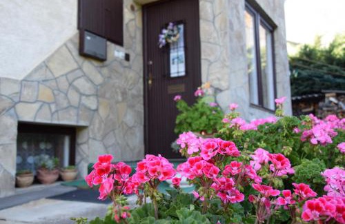 Zalalovo House | Family-Friendly Pesti Vendégház Zalalövő with Kitchen Access
