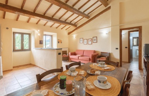 Monteluiano Apartment | Discover a Serene Escape in Stone Farmhouses near Gubbio