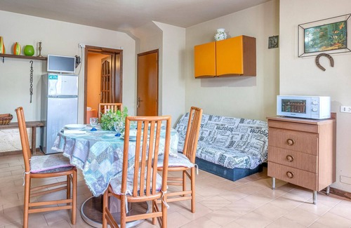 Capannori Apartment | Renovated Farmhouse Retreat with Pool & Pet-Friendly Options