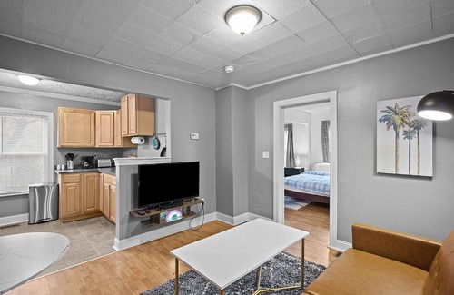 Detroit - Shoreway Apartment | Pet-Friendly 1BR Retreat in Vibrant Ohio City
