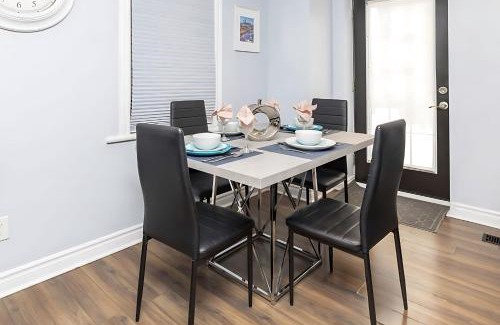 Centretown West Apartment | Pet-Friendly 1BR Newly Renovated Apartment Near Attractions
