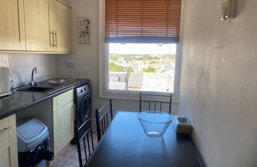 Ramsgate Apartment | Pet-Friendly 2-Bed Apt, Sleeps 5, 10 mins to Beach
