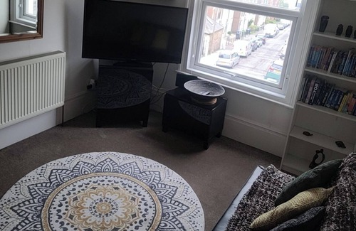 Ramsgate Apartment | Pet-Friendly 2-Bed Apt, Sleeps 5, 10 mins to Beach