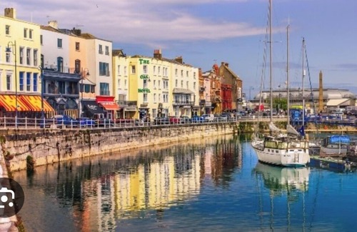 Ramsgate Apartment | Pet-Friendly 2-Bed Apt, Sleeps 5, 10 mins to Beach