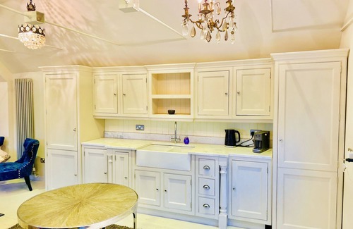 Maidstone Cottage | Relaxing 2-Bed Cottage with Hot Tub and Beautiful Gardens