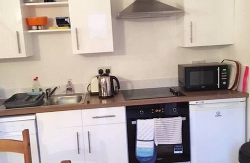 Upper Harbledown Cottage | Perfect Pet-Friendly 2 Bedroom Orchard Cottage near Canterbury