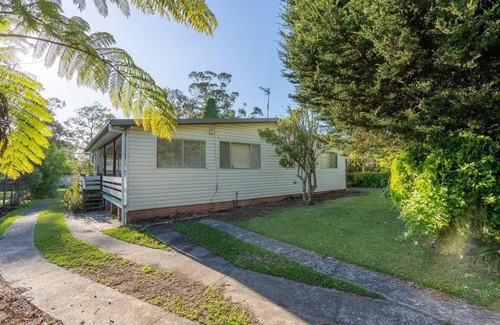 Callala Bay House | Pet-Friendly Retreat Just 250m from the Beach