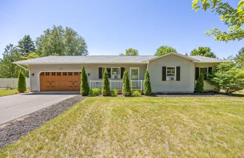 Grawn House | Family-Friendly 3BR Home with Game Room near Traverse City