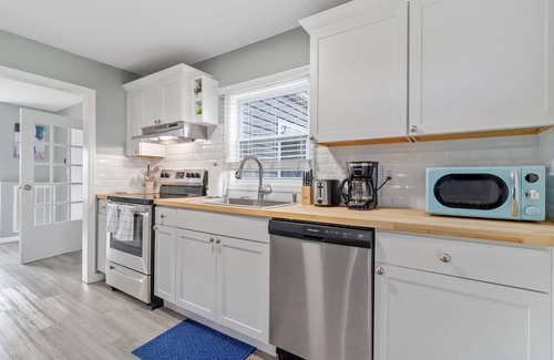 Lupton City House | Pet-Friendly Retreat Near Downtown for Up to 8 Guests