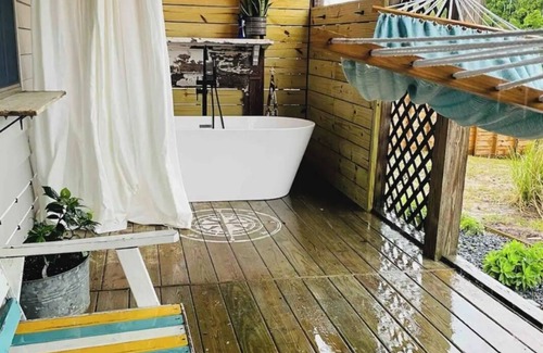 Sea Scape Cottage | Pet Friendly 5-bedroom cottage just a 16-minute walk to Outer Banks Beaches