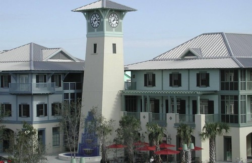 Watercolor House | Ideal Getaway: Golf Cart, Bikes & Close to Waterpark