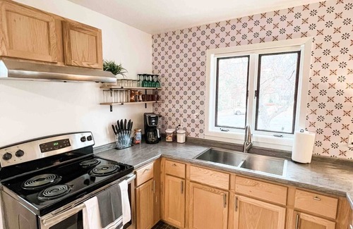 St. Paul House | Pet-Friendly Haven with Fast Wi-Fi Near Downtown St. Paul