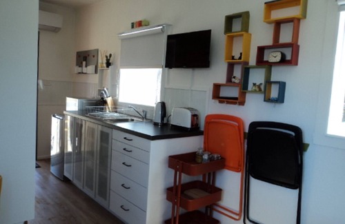 Creswick House | Top-Rated Pet Friendly Stay with Kitchen Amenities
